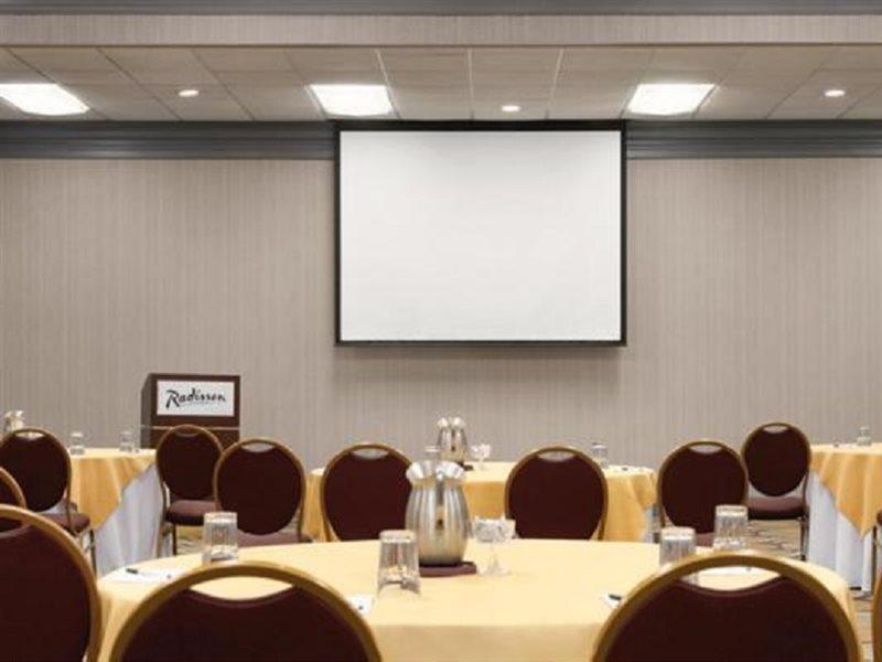 Radisson Hotel Fort Worth North-Fossil Creek Екстериор снимка